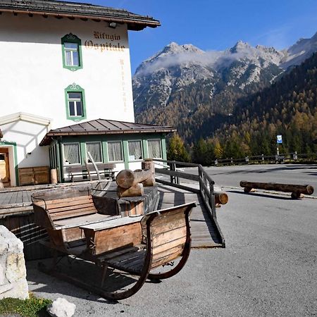 Ristorante Rifugio Ospitale Hotel Cortina dʼAmpezzo Exterior foto