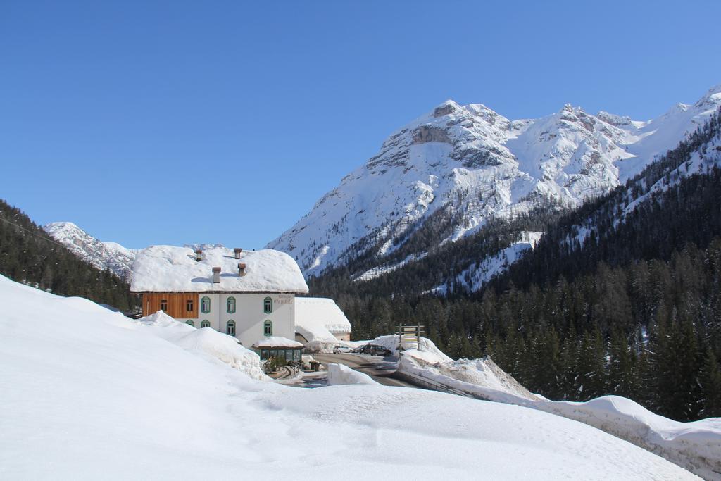 Ristorante Rifugio Ospitale Hotel Cortina dʼAmpezzo Exterior foto