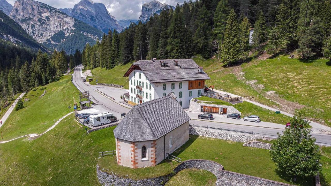 Ristorante Rifugio Ospitale Hotel Cortina dʼAmpezzo Exterior foto